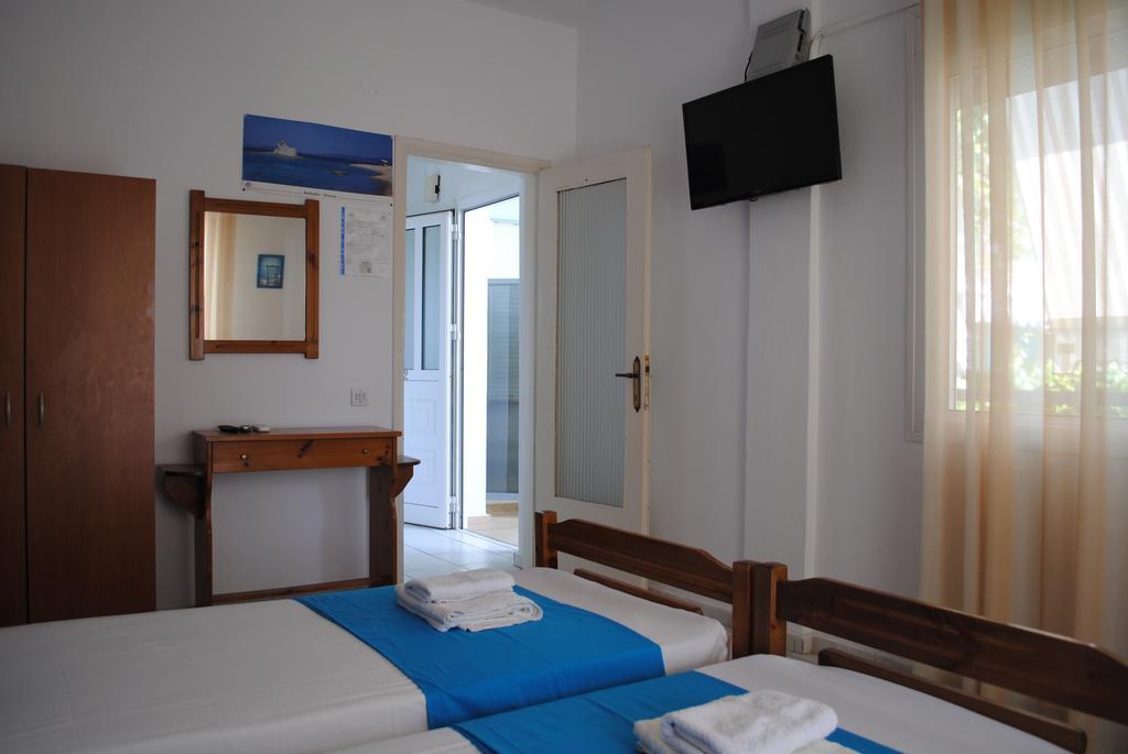 Artemis Apartments Paralia Dionysiou Exteriör bild